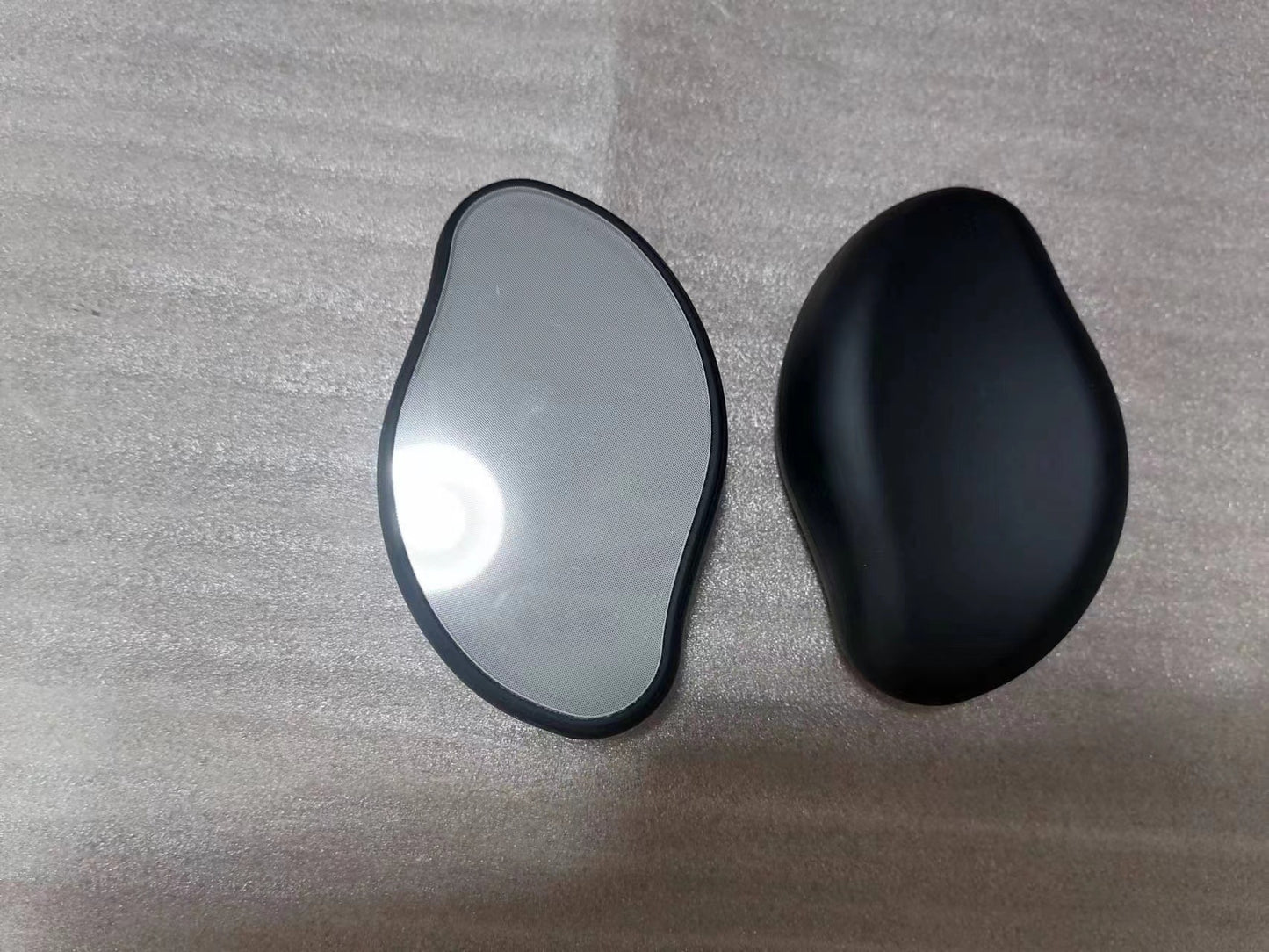 Rasoir en verre pour l'épilation et l'exfoliation, un outil pour enlever les poils.