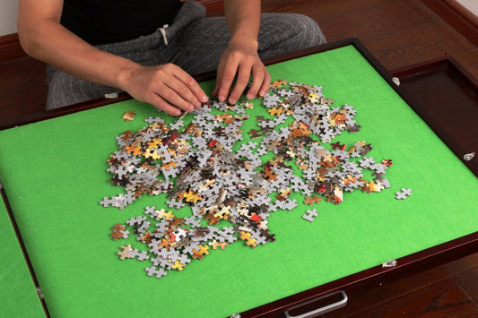 Table pour casse-tête avec rangement intégré.