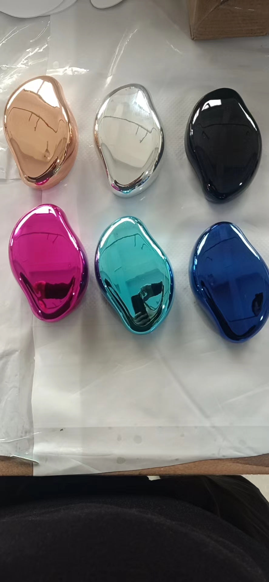 Rasoir en verre pour l'épilation et l'exfoliation, un outil pour enlever les poils.