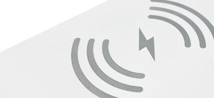 Chargeur sans fil Bluetooth avec petite lampe de nuit intégrée.